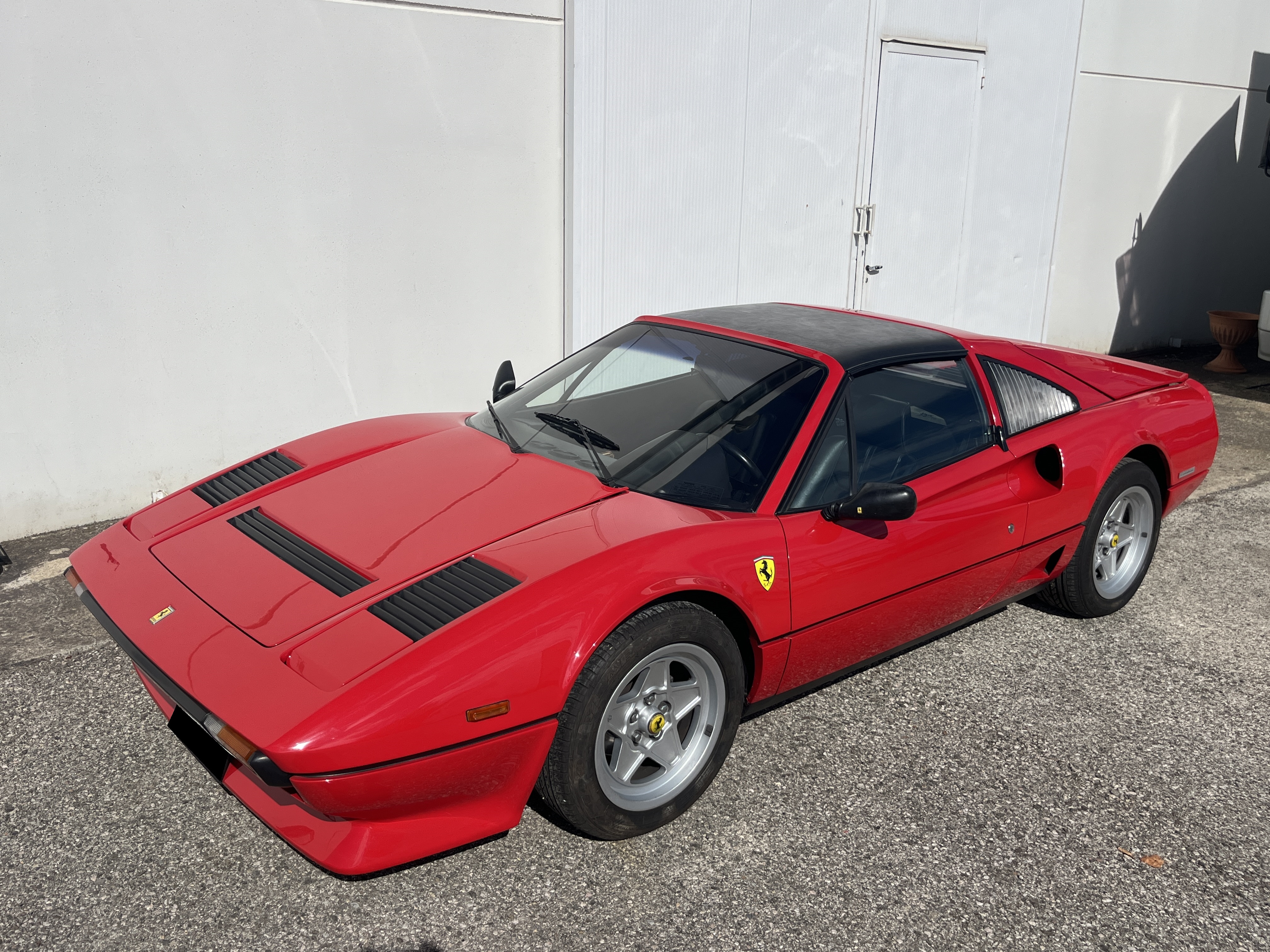 Ferrari 208 GTS Turbo