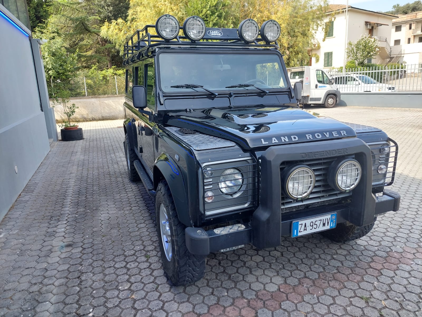 Land Rover Defender 110 SE