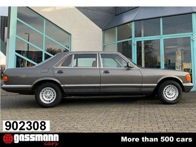 Mercedes Benz 500 SEL Limousine 1. Serie W126, mehrfach 
