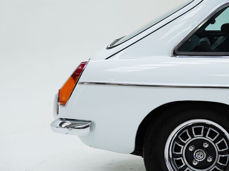 MG B GT V8 \'74 