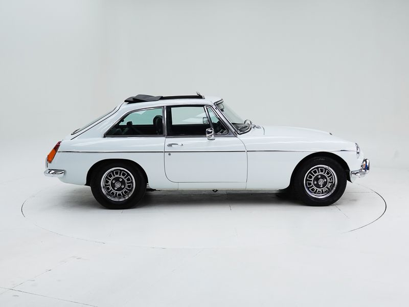 MG B GT V8 \'74 