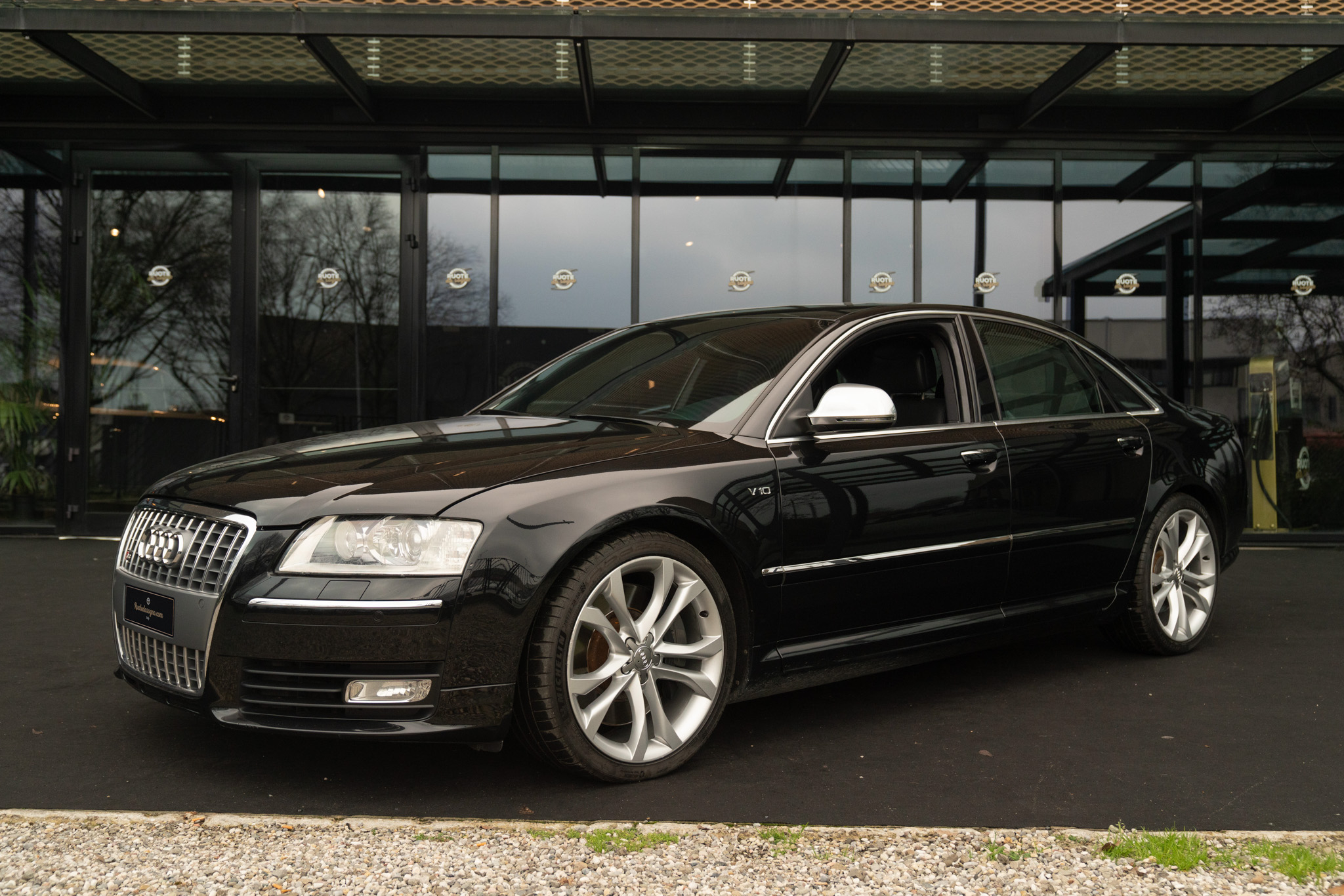 Audi S8 V10 