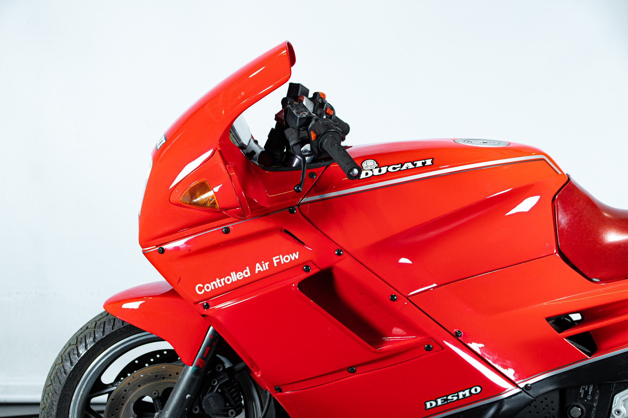 Ducati PASO 750 