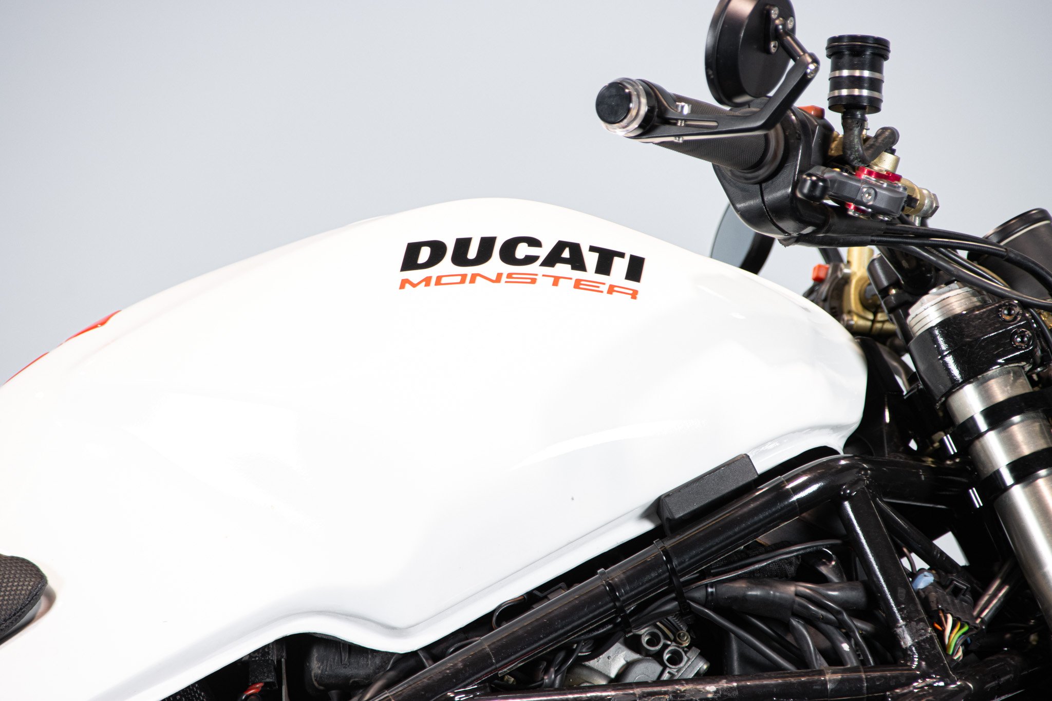 Ducati MONSTER 900 