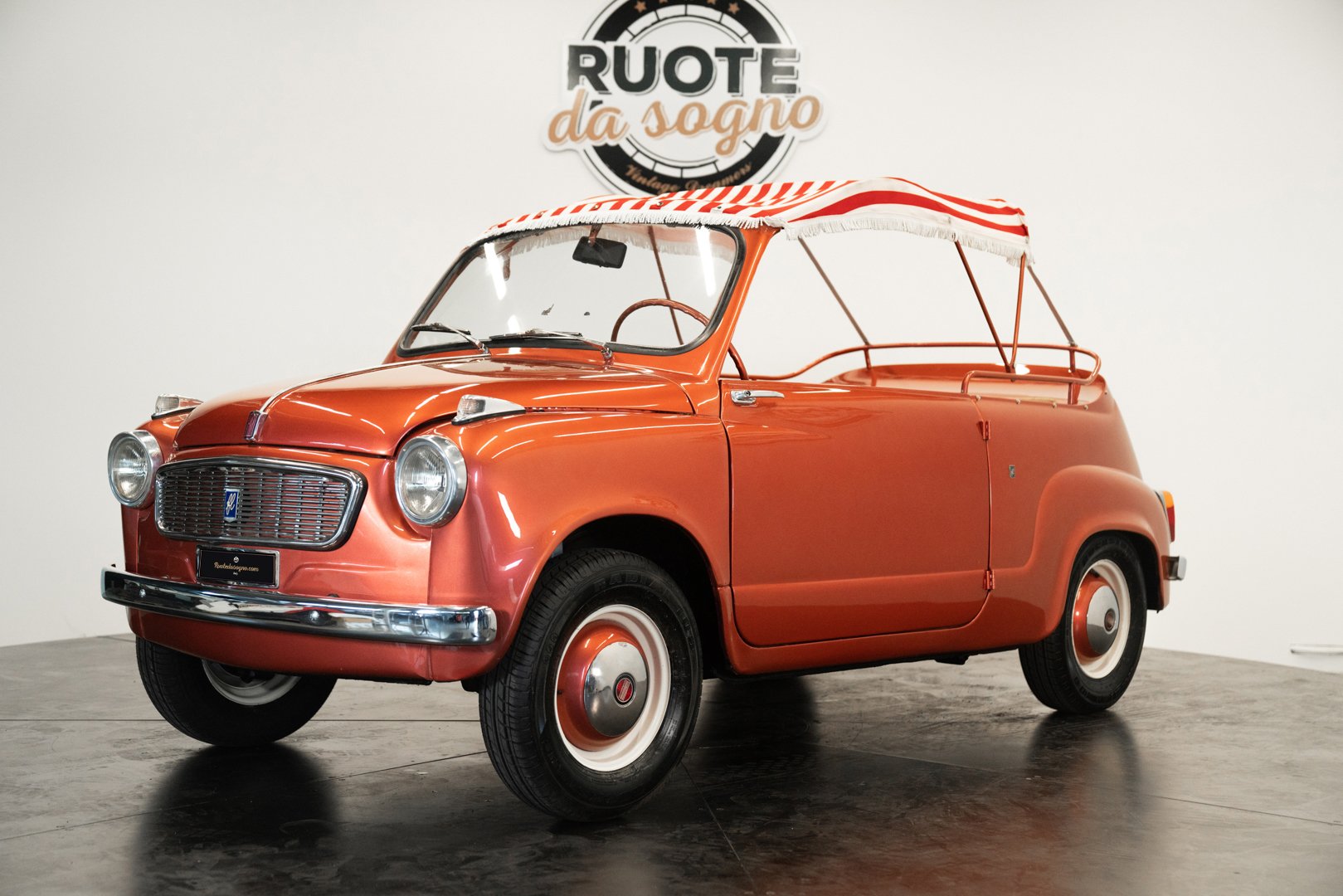 Fiat 600 \"Maggiolina\" by Francis Lombardi 
