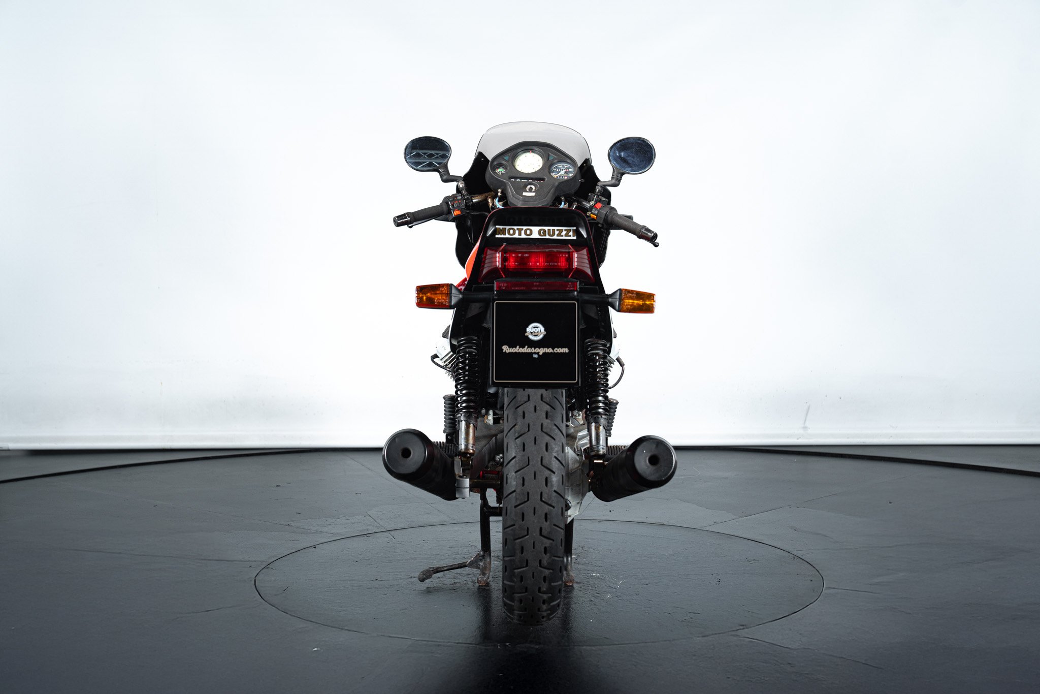 Moto Guzzi V65 LARIO 