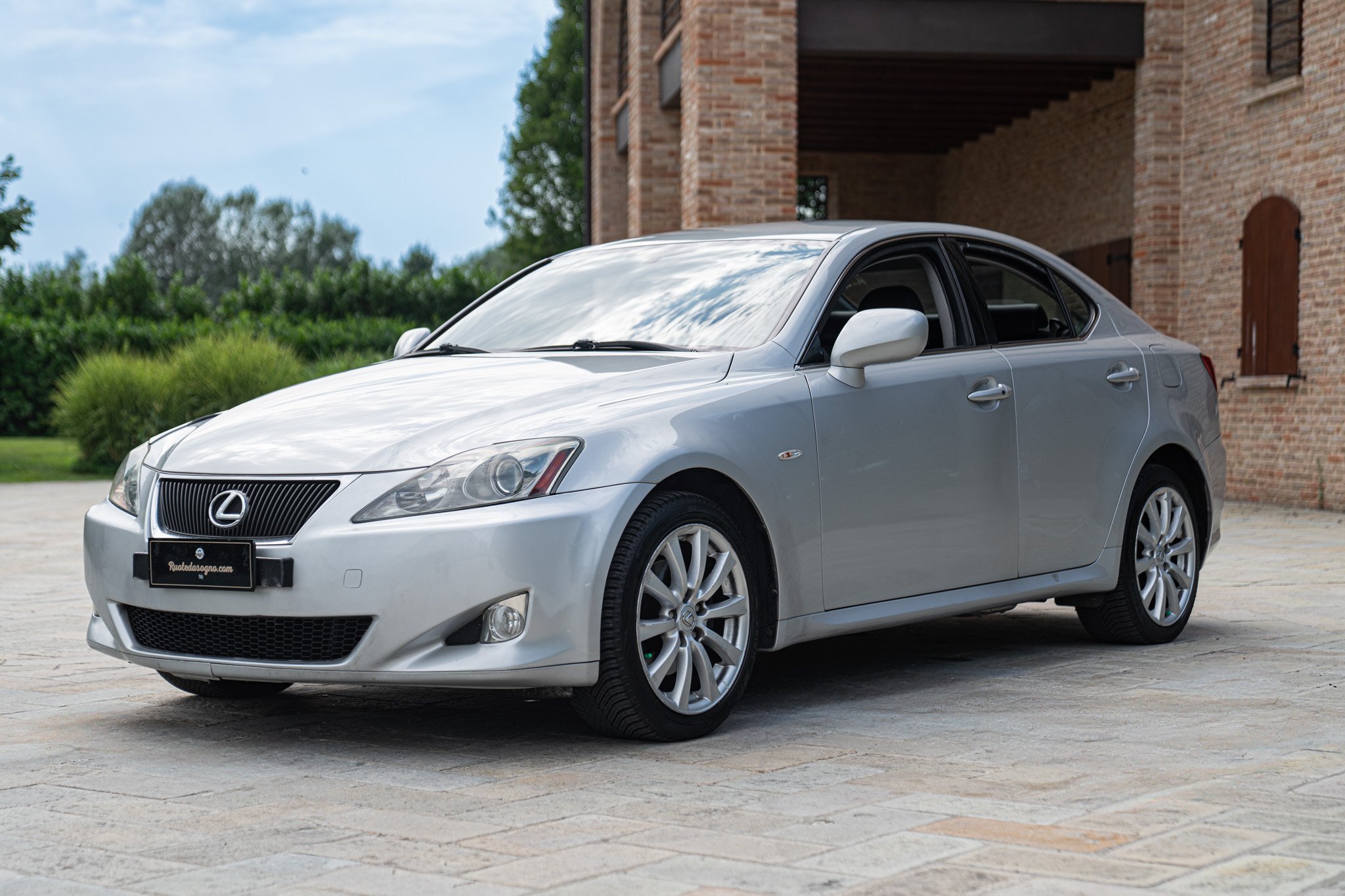 Lexus IS 220 D 