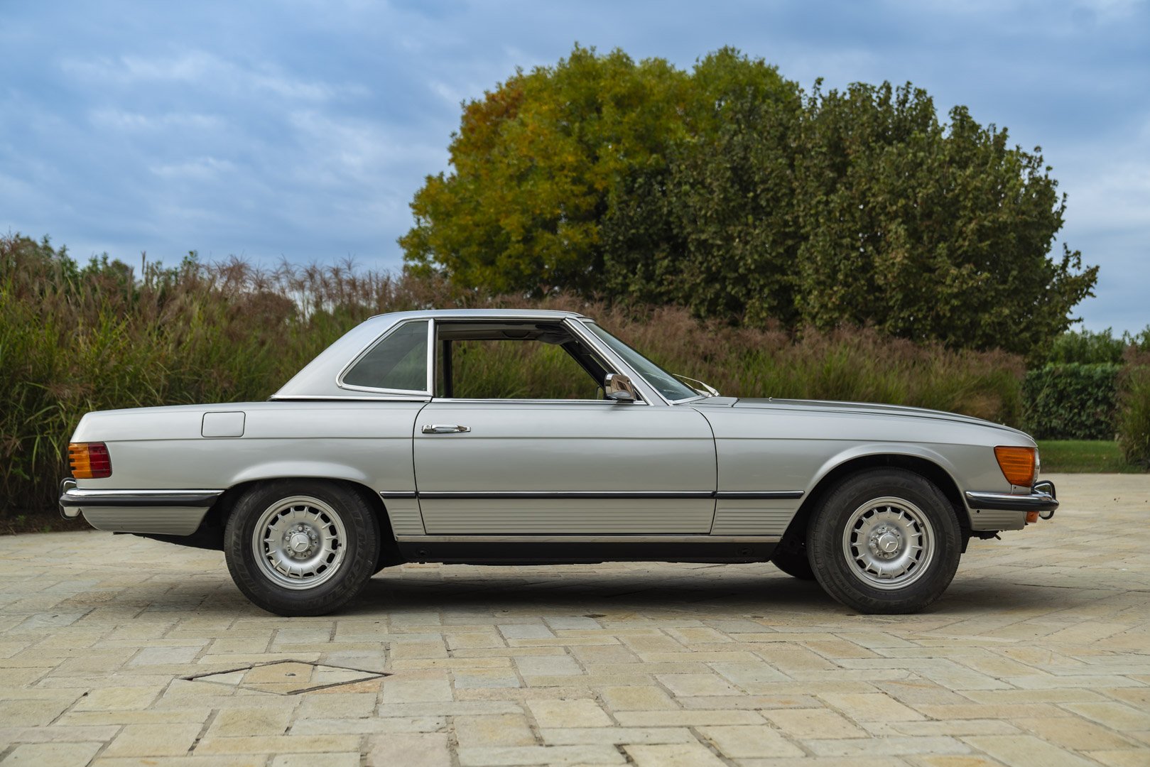 Mercedes Benz 450 SL 