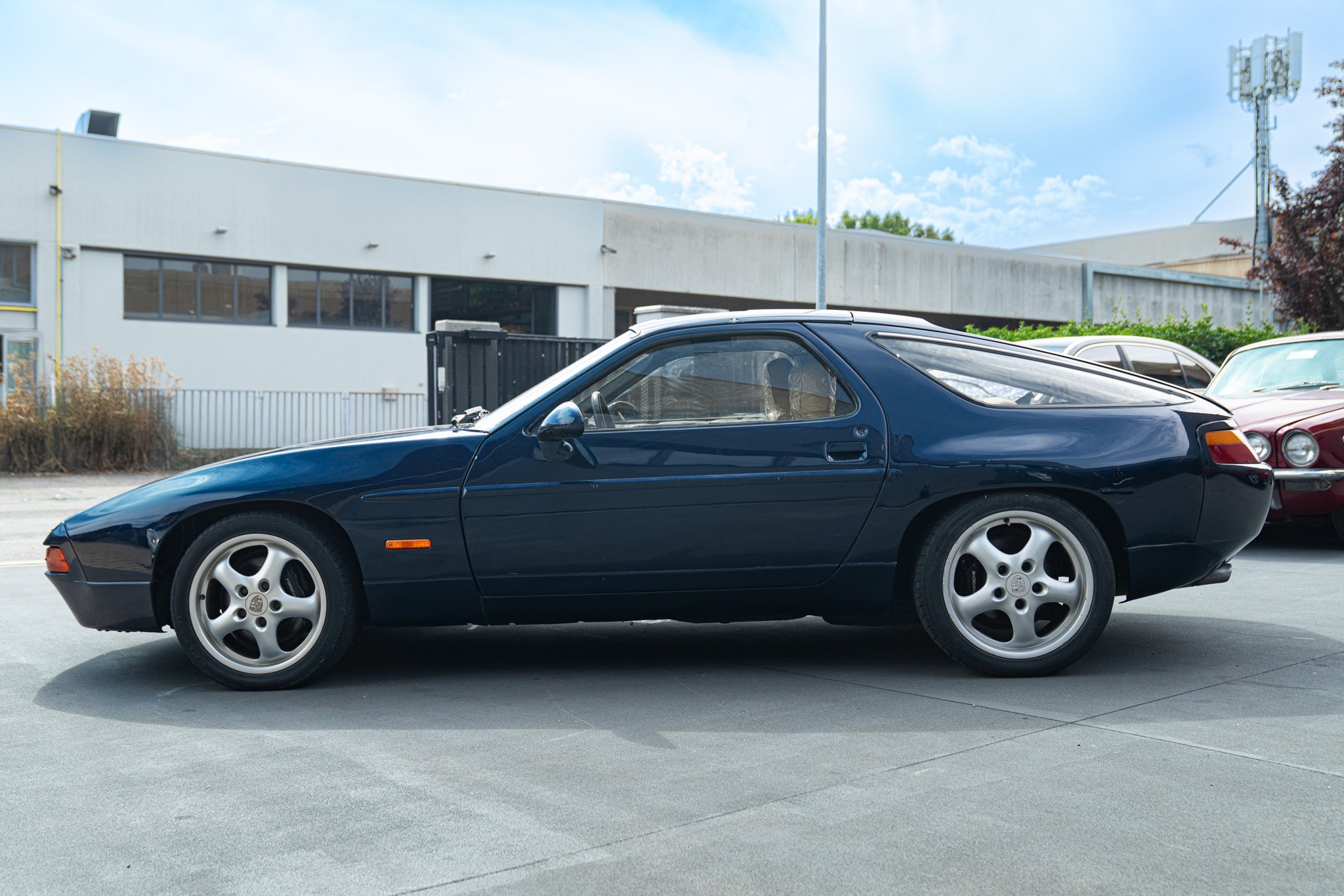 Porsche 928 