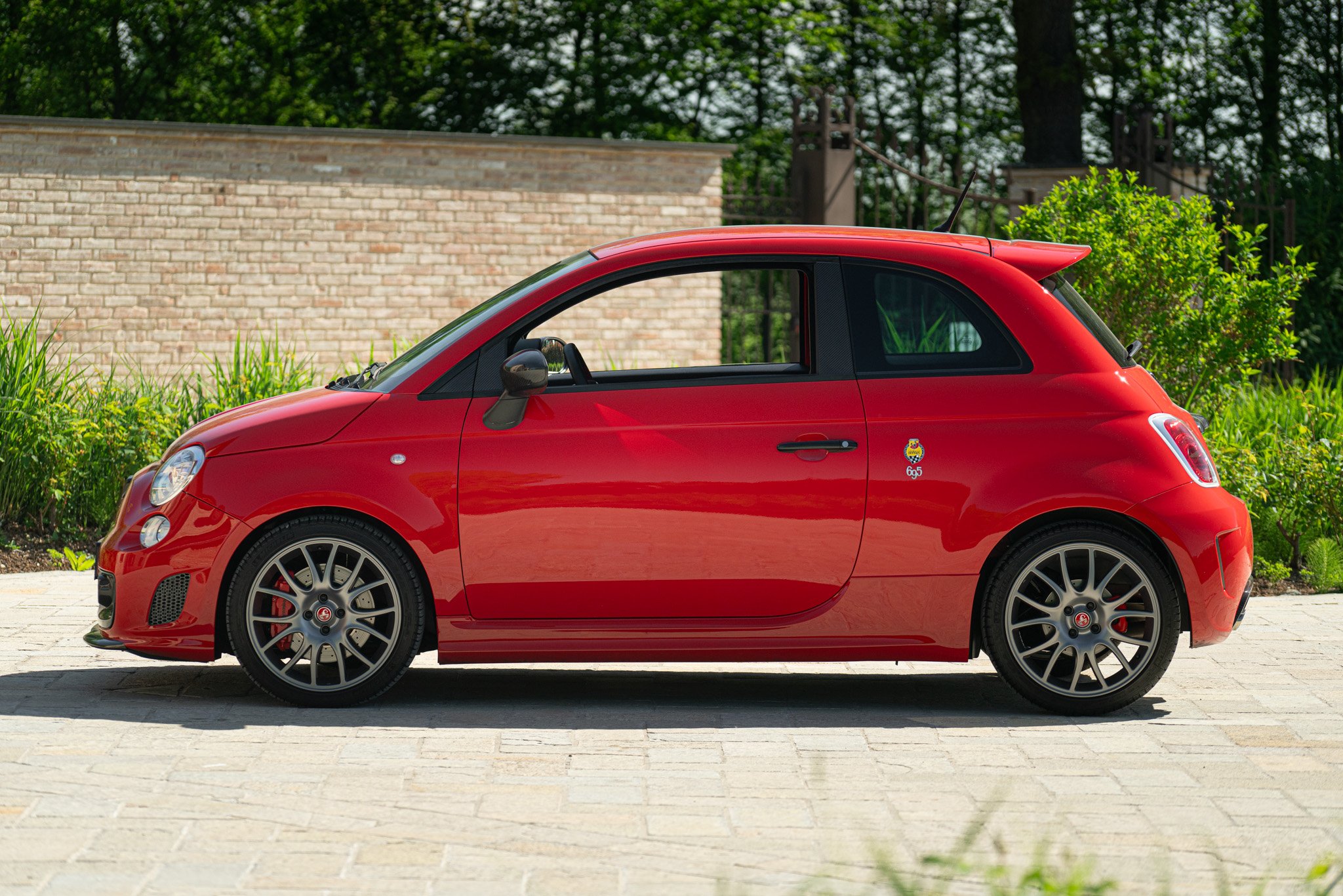 Abarth 695 TRIBUTO FERRARI 