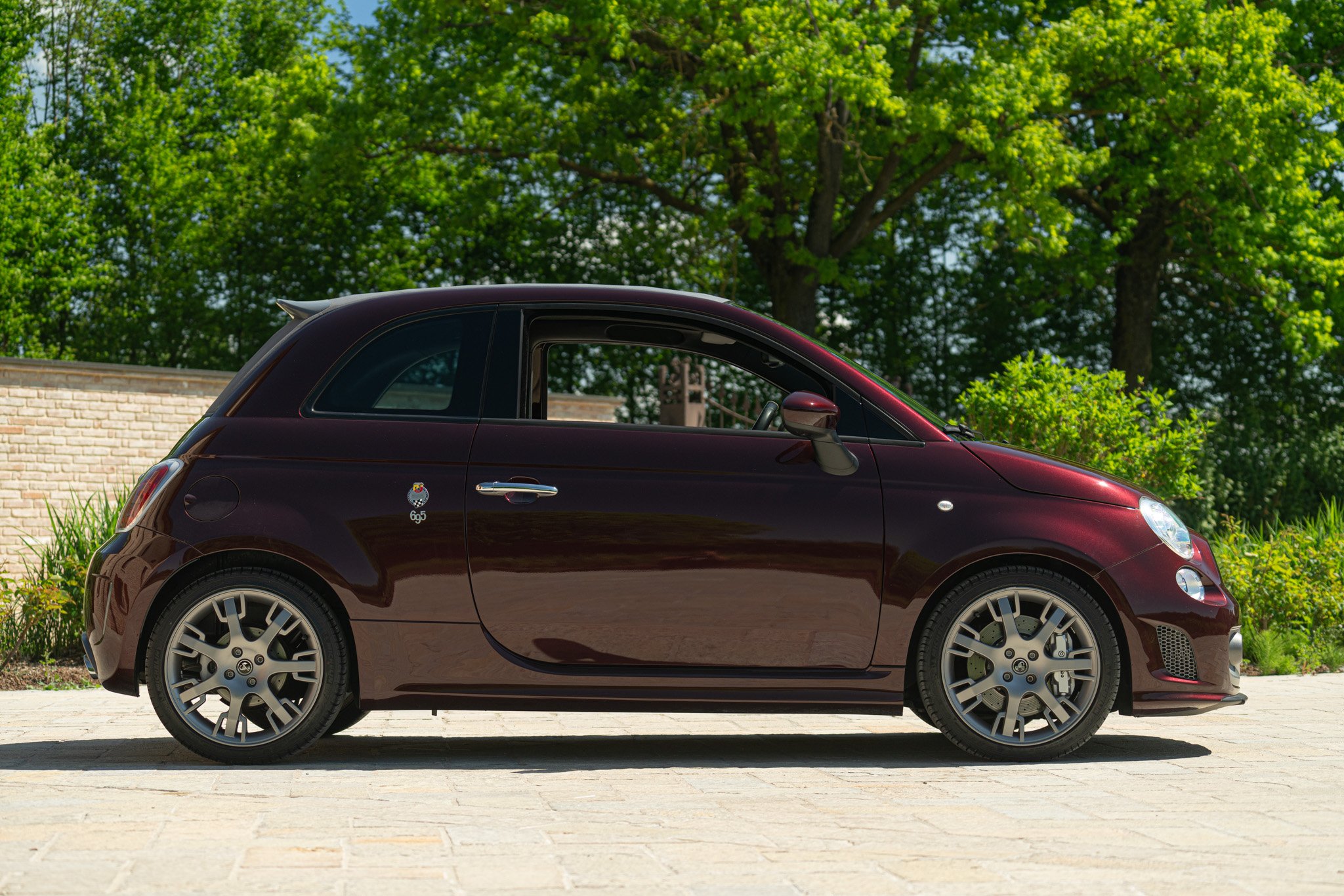 Abarth 695 EDIZIONE MASERATI 