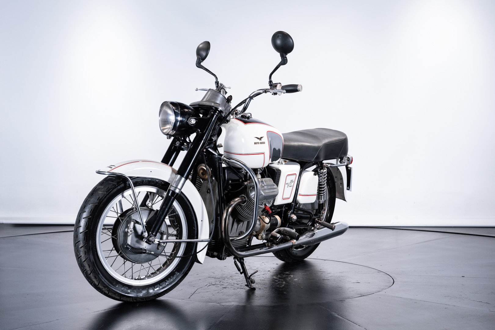 Moto Guzzi MOTO GUZZI V7 700 