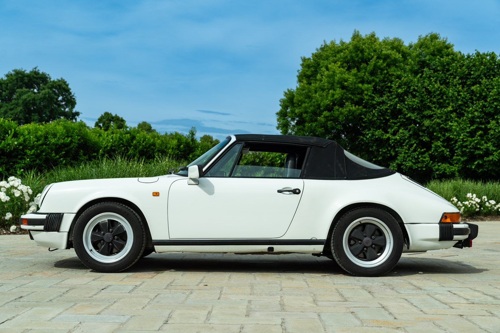 Porsche 911 CARRERA 3.2 CABRIOLET 