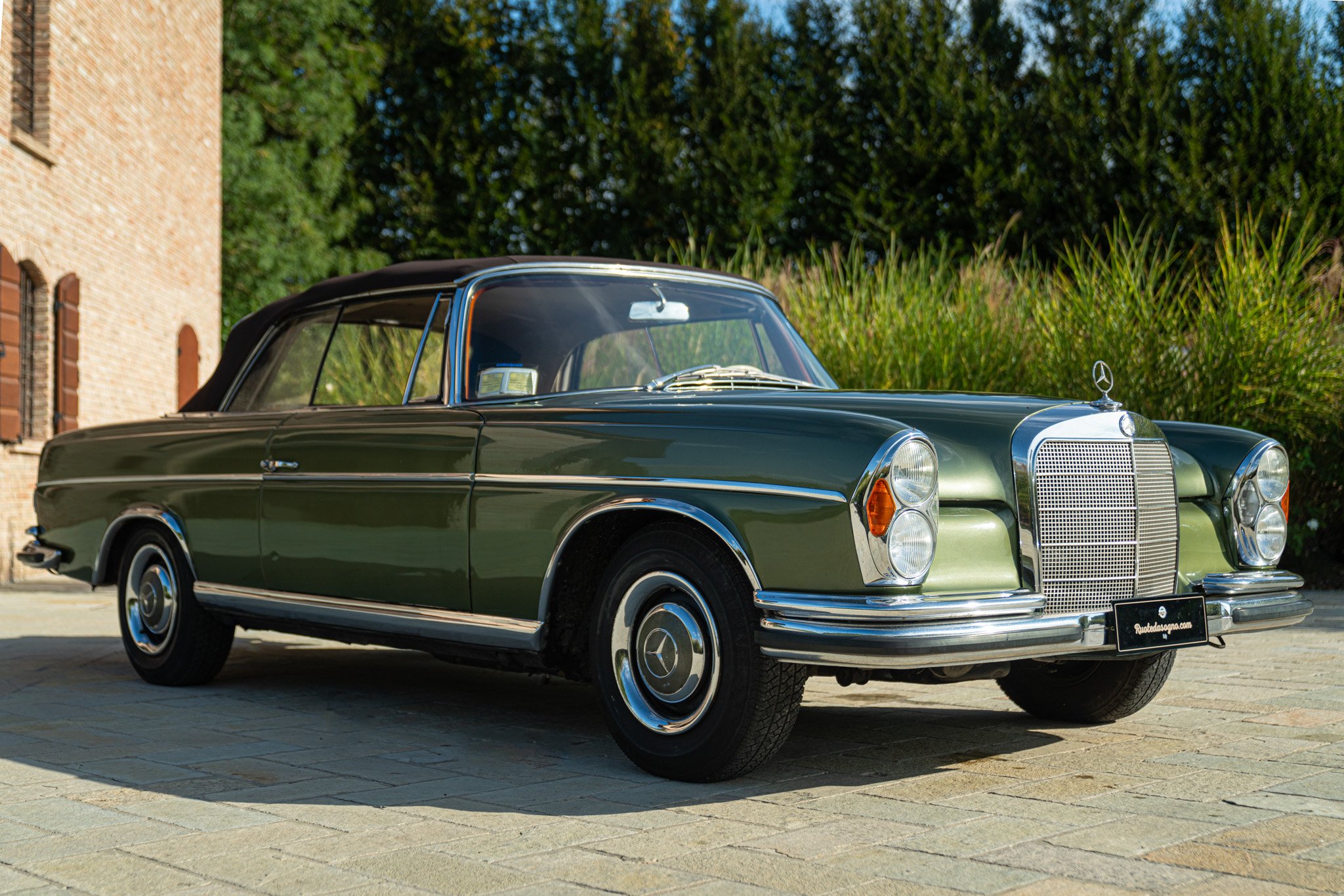 Mercedes Benz 220 SE CABRIOLET 