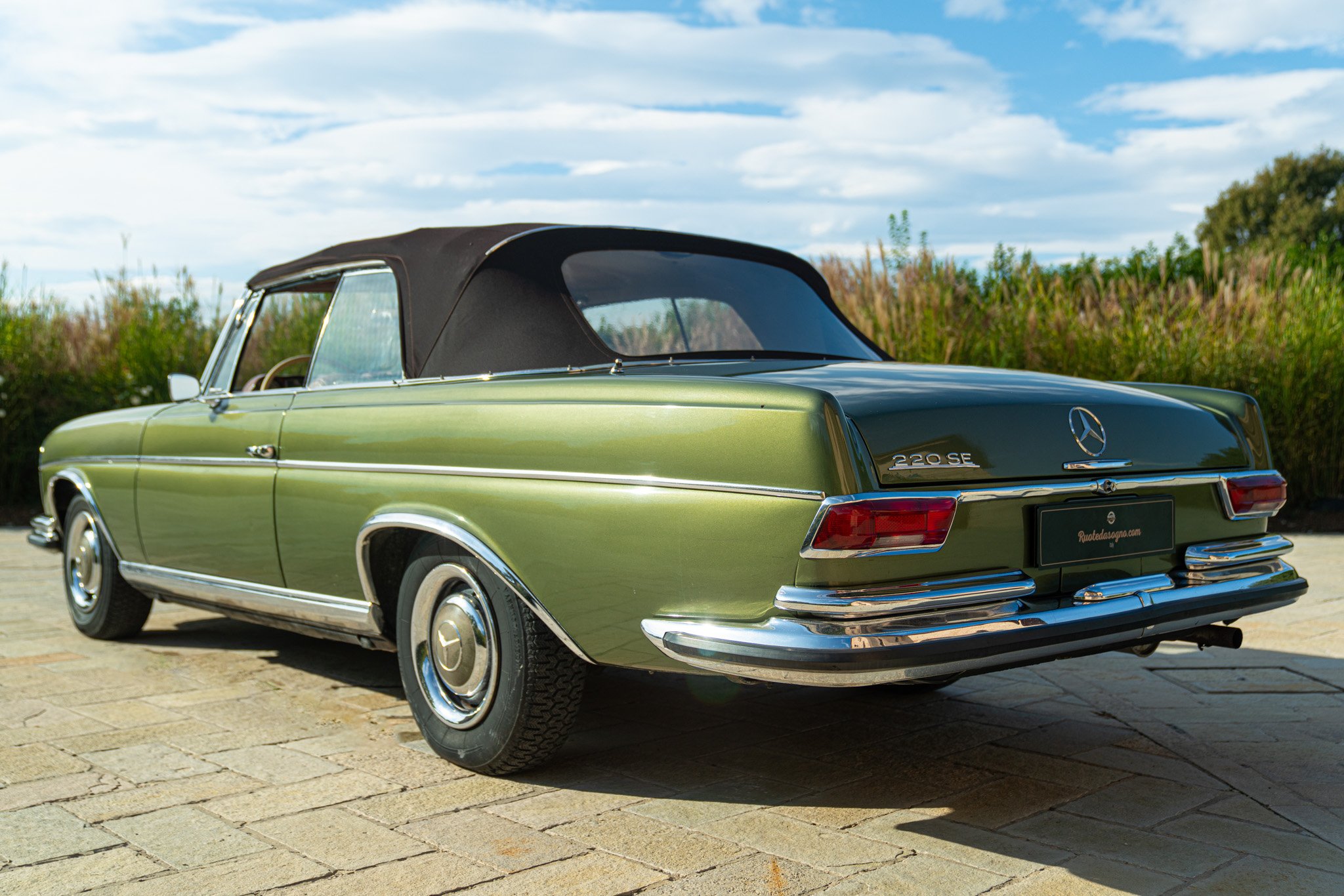 Mercedes Benz 220 SE CABRIOLET 