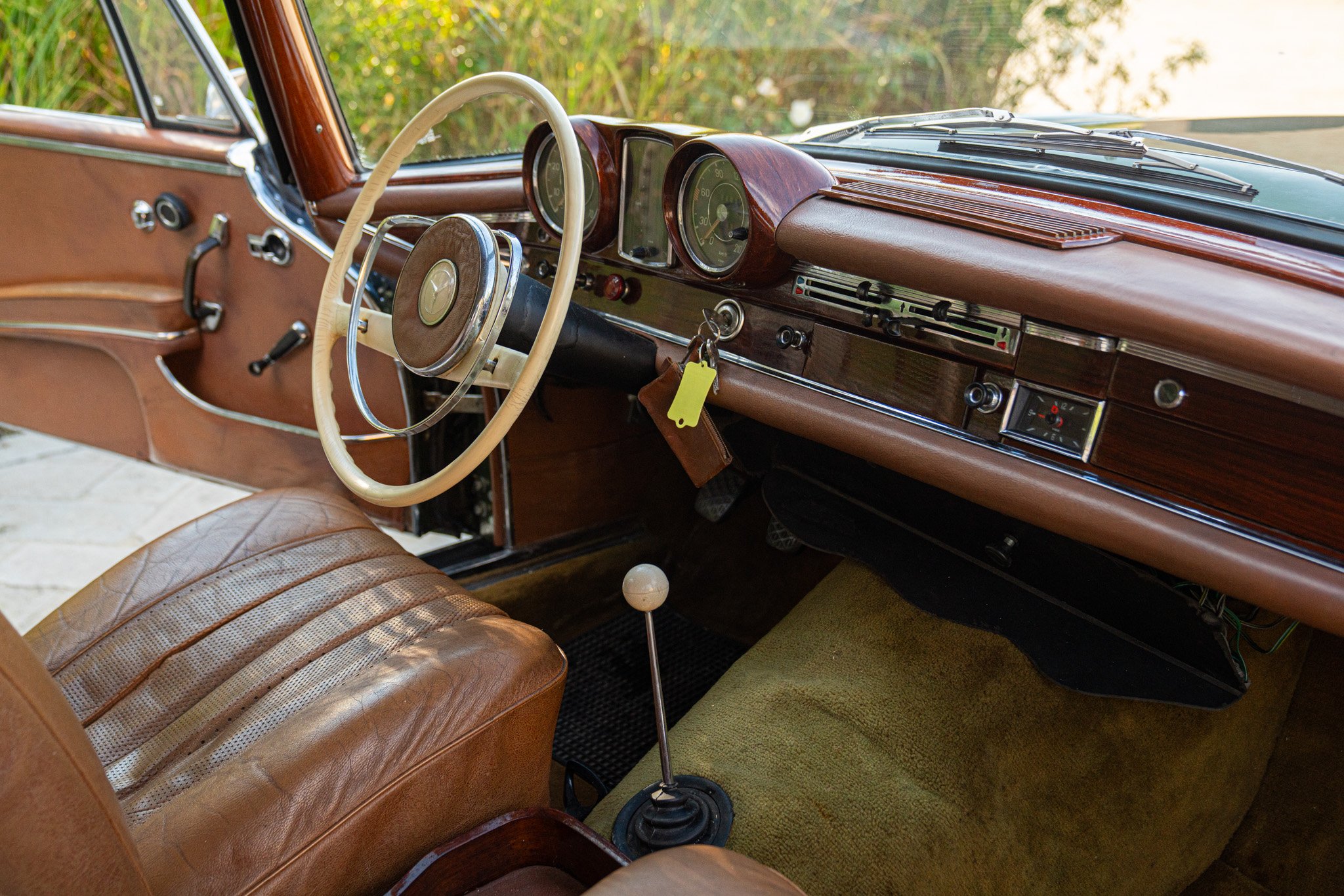 Mercedes Benz 220 SE CABRIOLET 