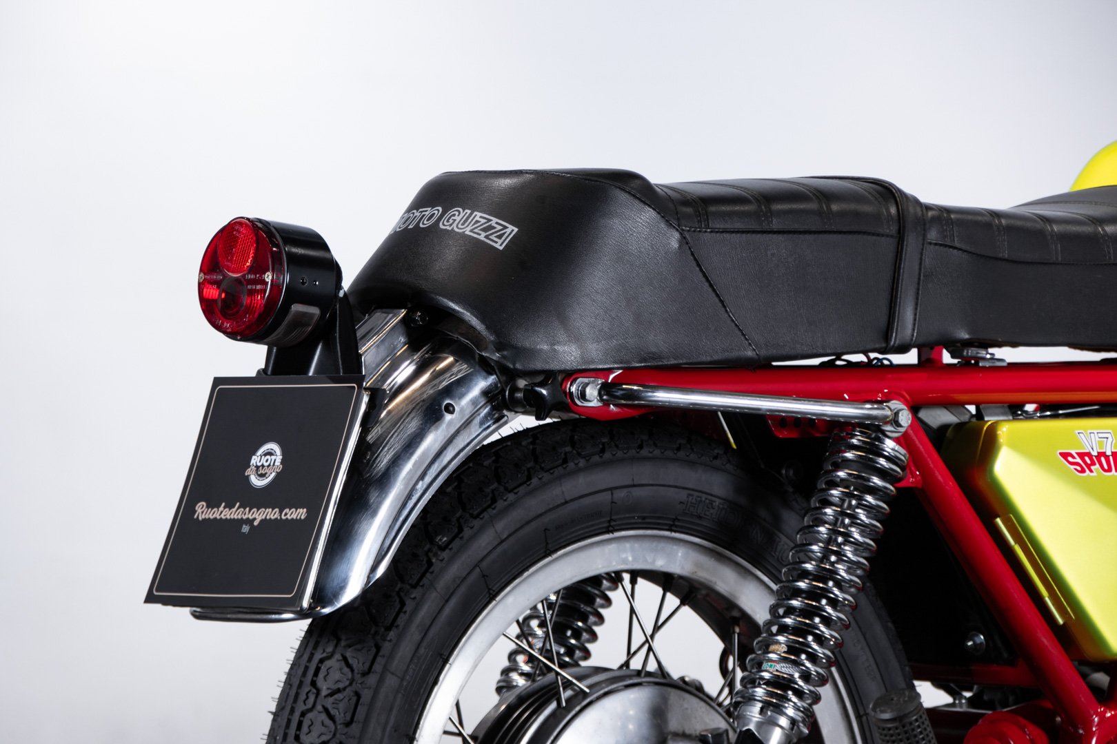 Moto Guzzi V7 SPORT 750 \"Telaio Rosso\" 