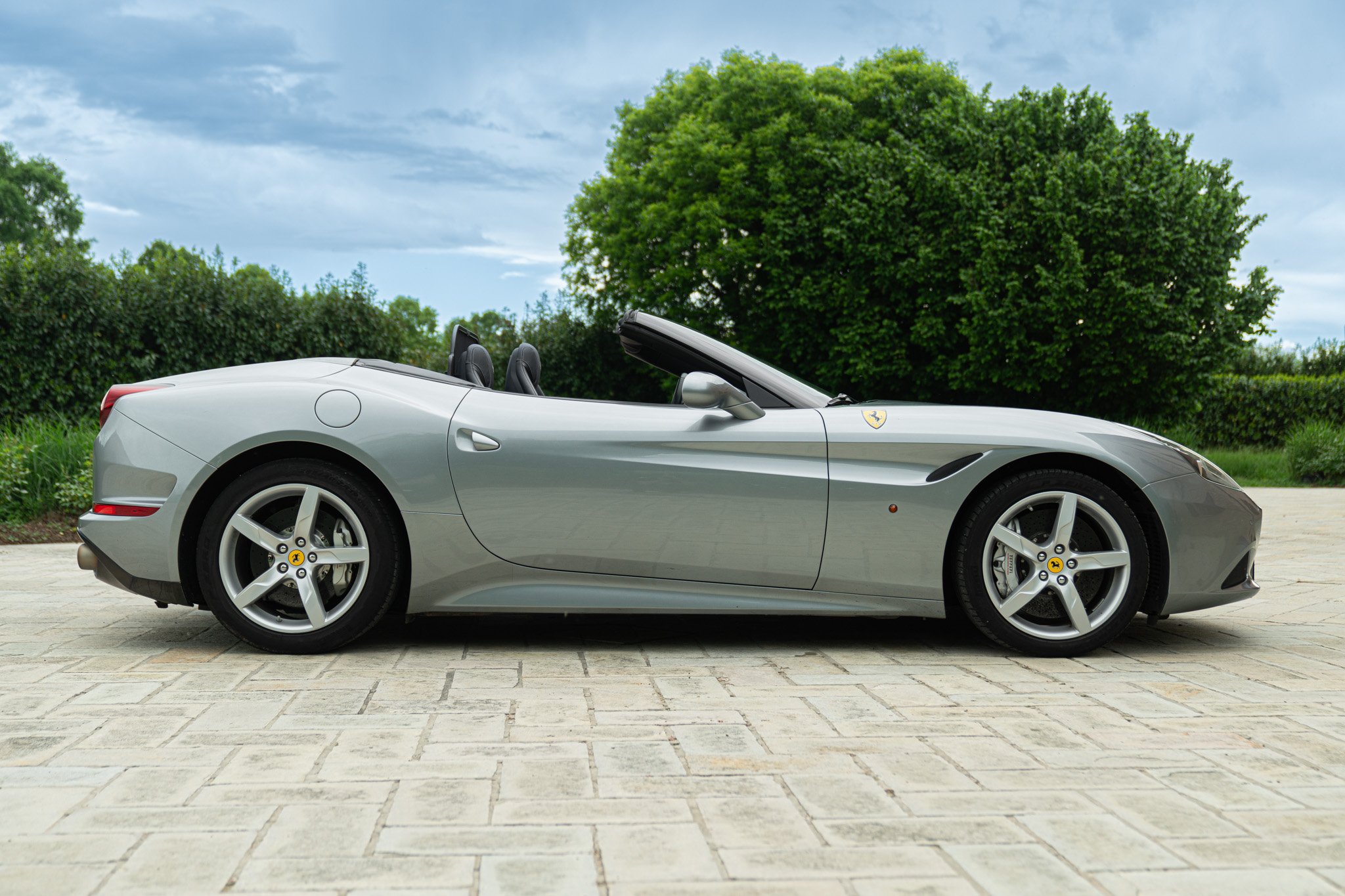 Ferrari CALIFORNIA T 