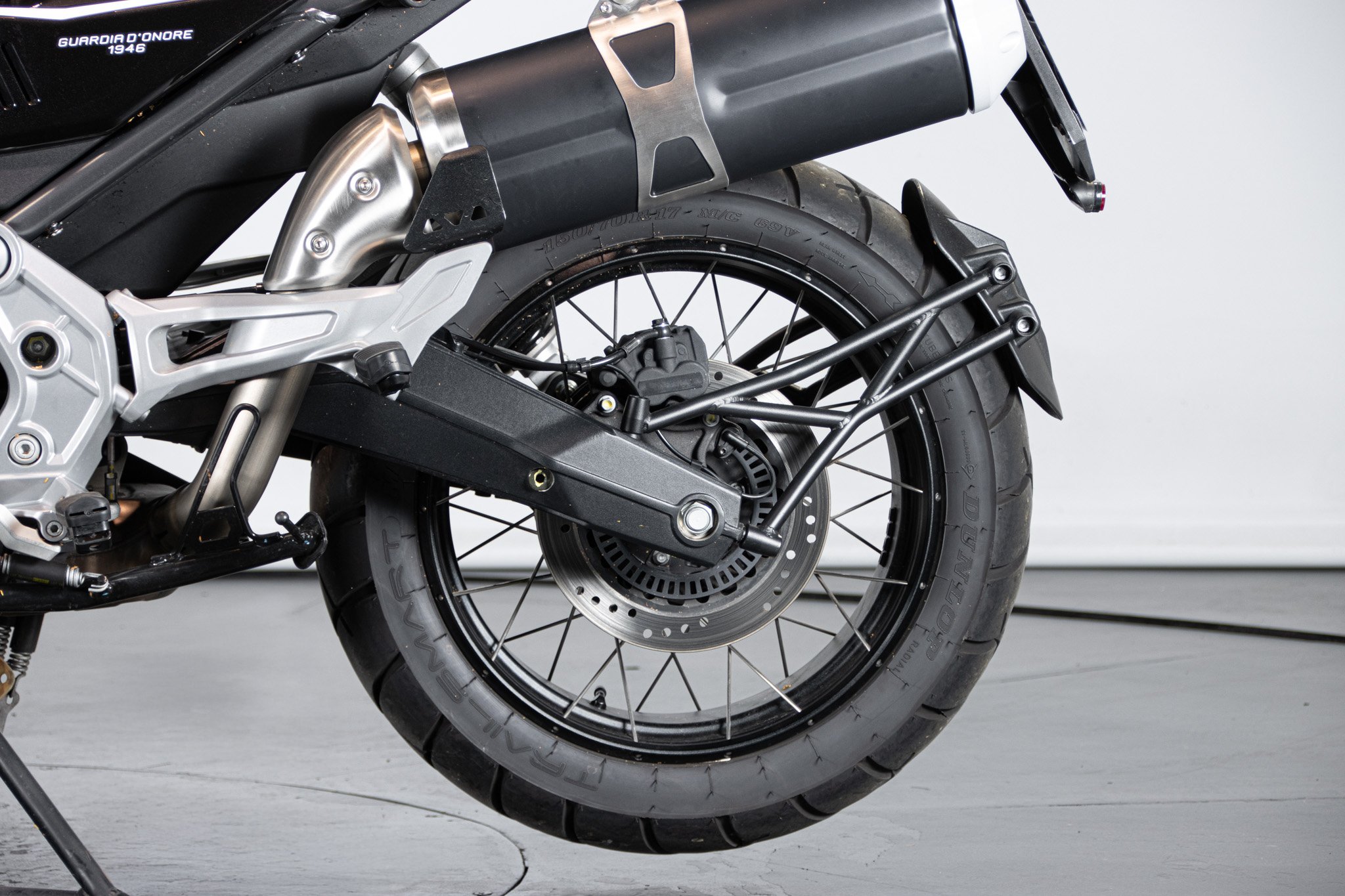 Moto Guzzi V85 TT GUARDIA D’ONORE 1946 