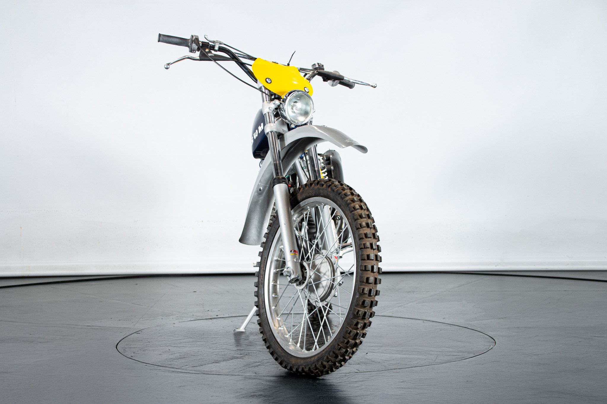 SWM SIX DAYS ES 125 