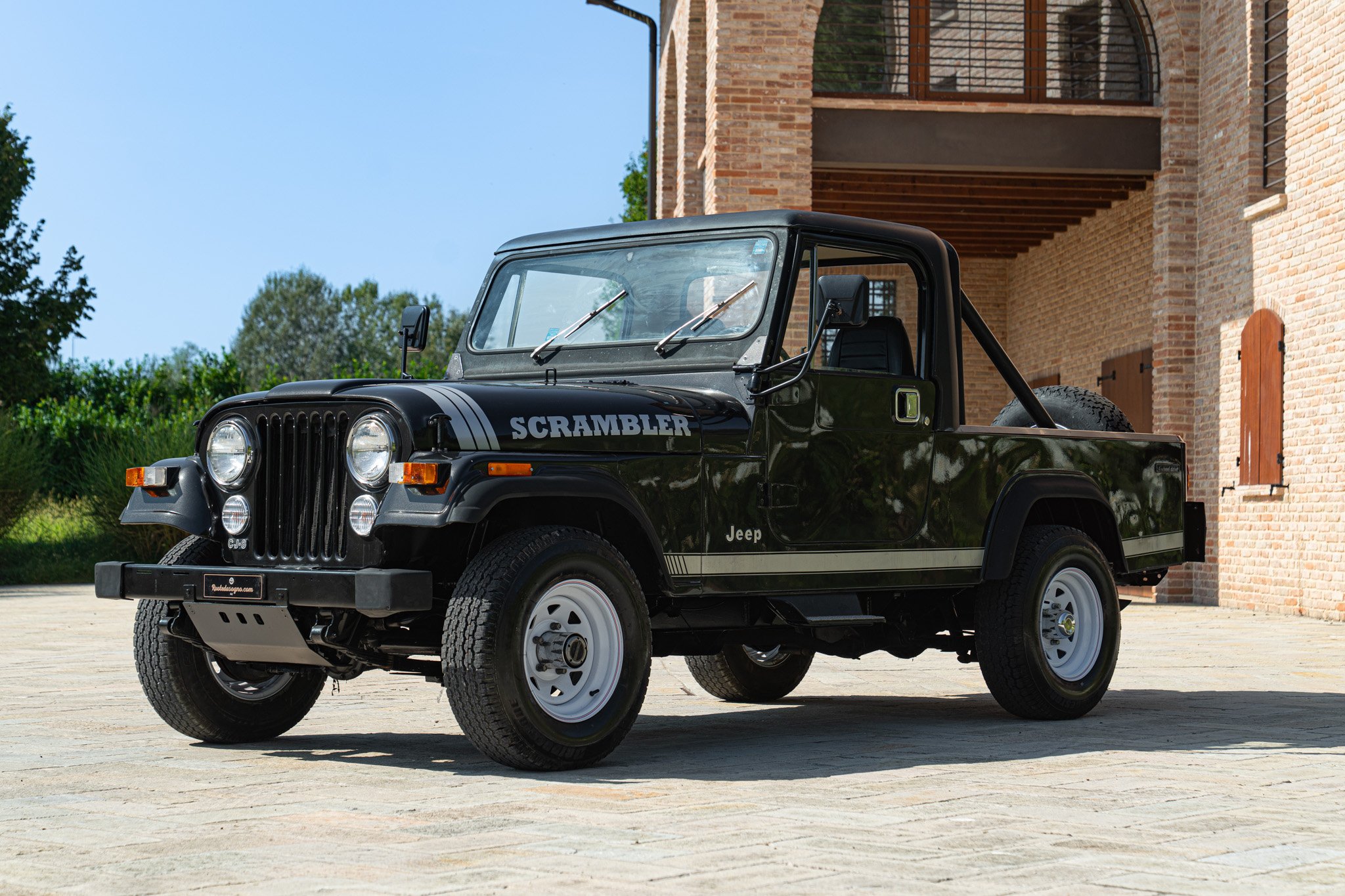 Jeep CJ-8 SCRAMBLER 