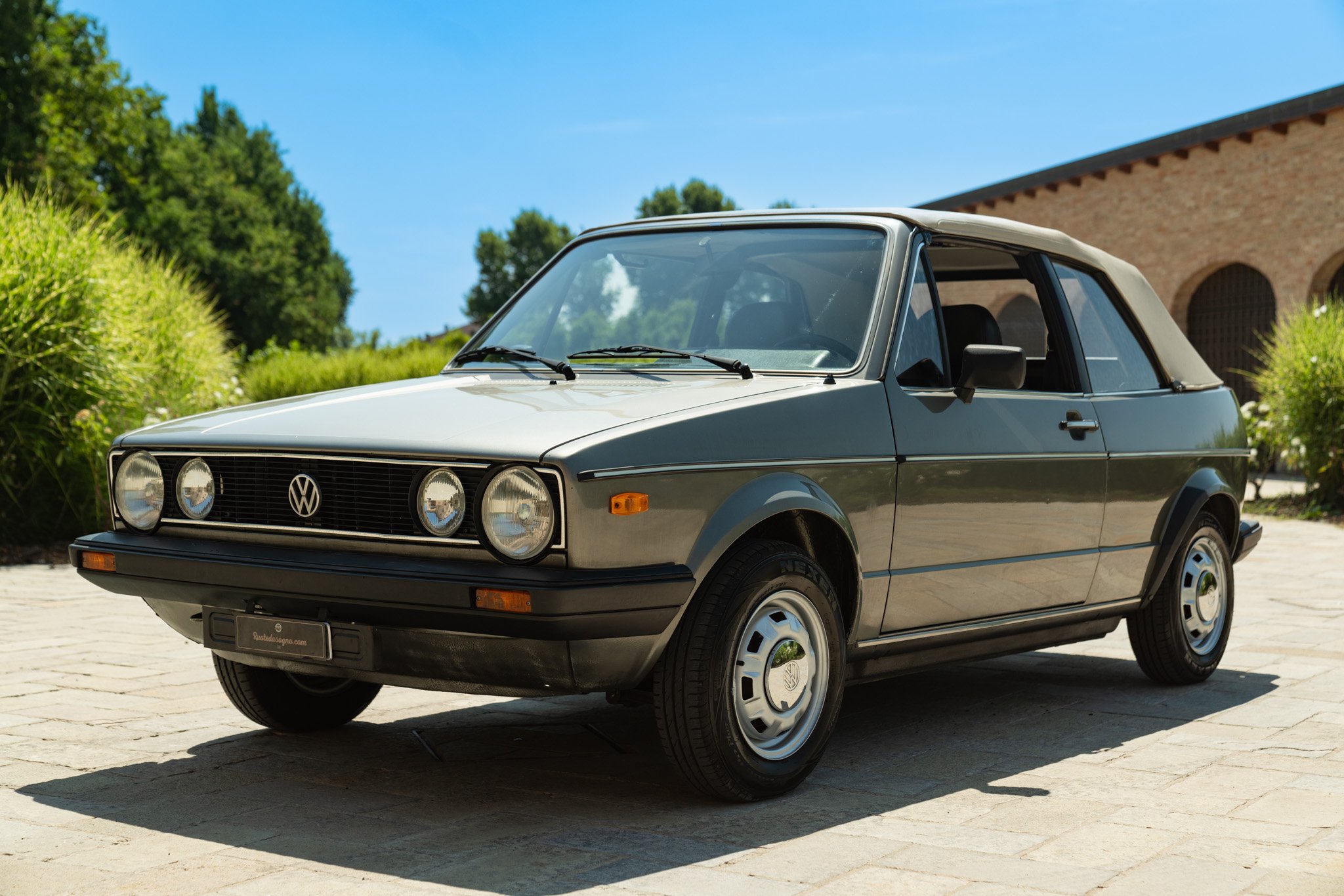 Volkswagen GOLF MK1 CABRIOLET 