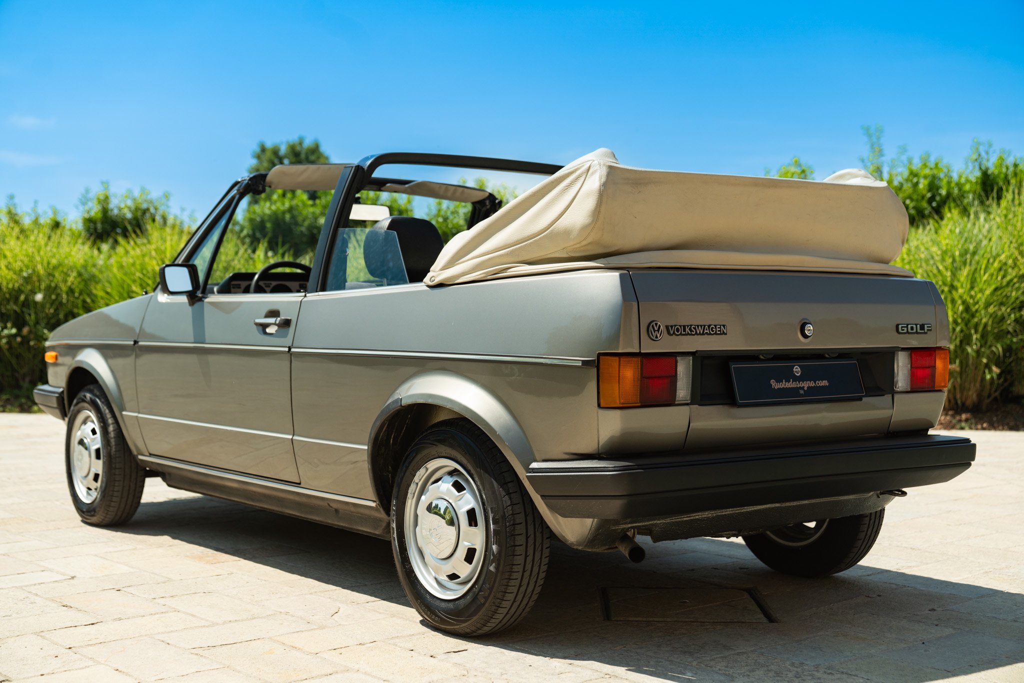Volkswagen GOLF MK1 CABRIOLET 