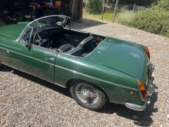 MG B Roadster
