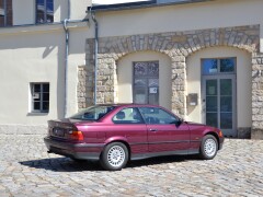 BMW 320I COUPE E36