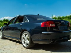 Audi A8 L W12 