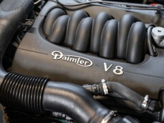 Daimler V8 LWB 