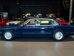 Daimler V8 LWB 