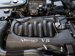 Daimler V8 LWB 