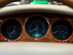 Daimler V8 LWB 