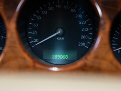 Daimler V8 LWB 