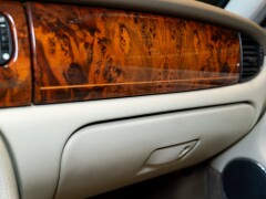 Daimler V8 LWB 