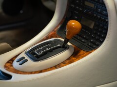 Daimler V8 LWB 