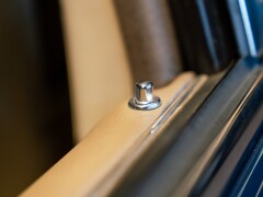 Daimler V8 LWB 