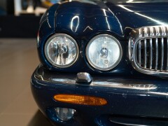 Daimler V8 LWB 