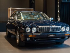 Daimler V8 LWB 