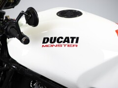 Ducati MONSTER 900 