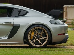 Porsche CAYMAN 718 GT4 RS “weissach” 