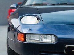 Porsche 928 