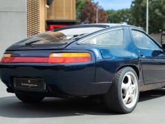 Porsche 928 