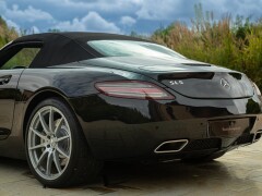 Mercedes Benz SLS AMG Roadster 