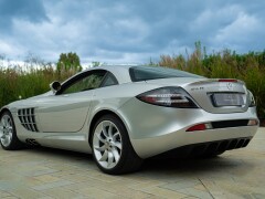 Mercedes Benz SLR MCLAREN 