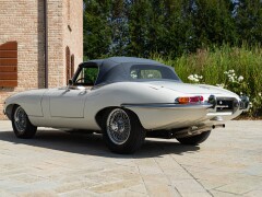 Jaguar E-TYPE I° SERIE 4.2 ROADSTER 